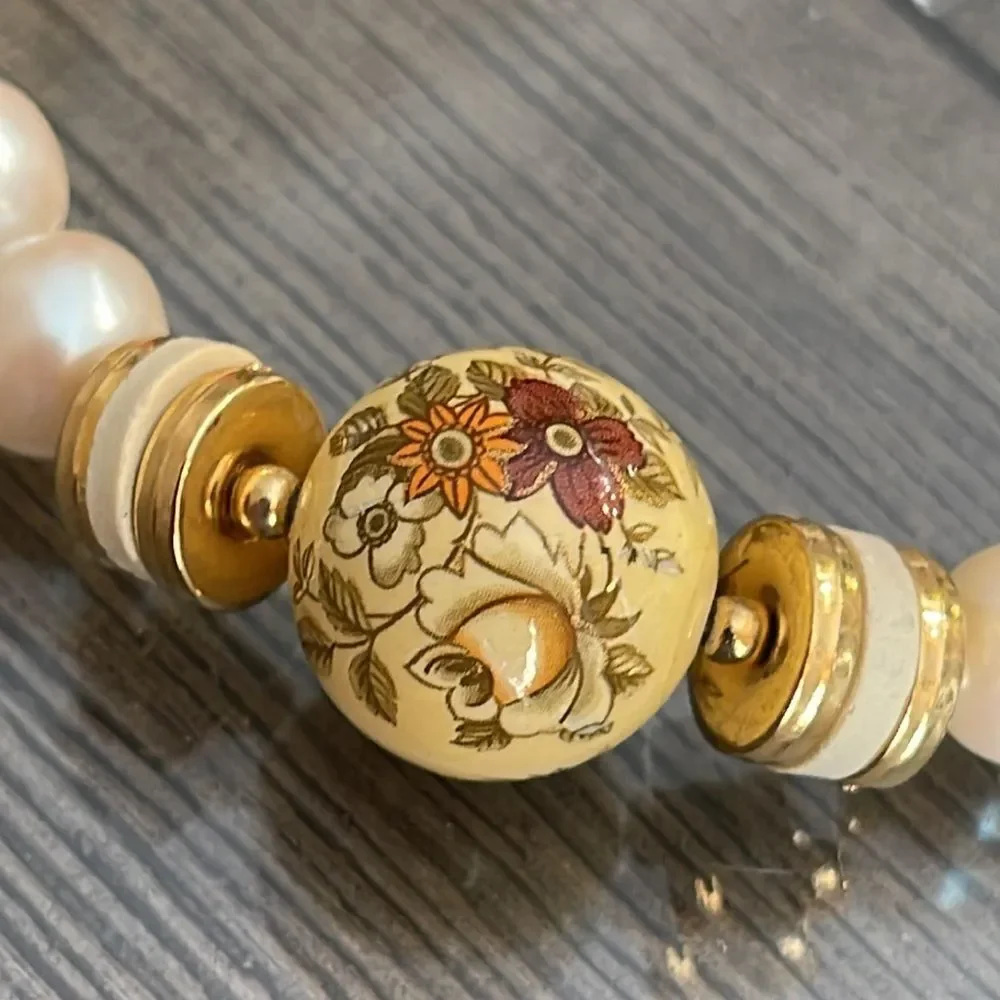 Vintage Japan Floral & Faux Pearl Beaded Necklace